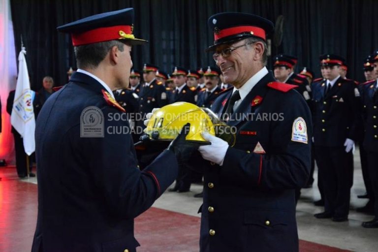 Bomberos homenajeó a Juan Caset por su trayectoria