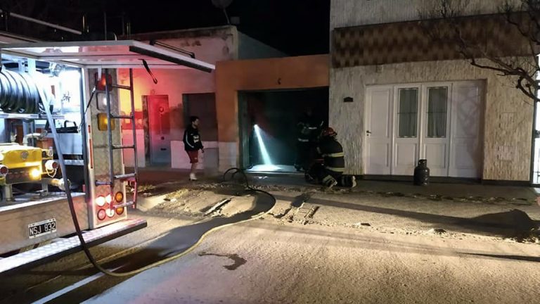 Bomberos sofocaron incendio en vivienda