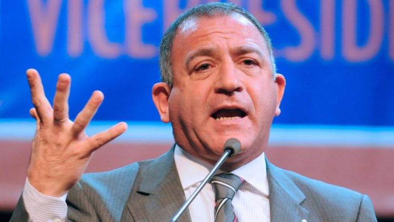 Luis Juez le pidió a Ernesto Martínez que no apoye el aborto