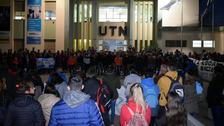 San Francisco defendió a la educación pública