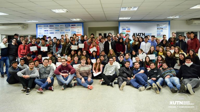 150 alumnos secundarios se interiorizaron sobre las carreras de grado de UTN