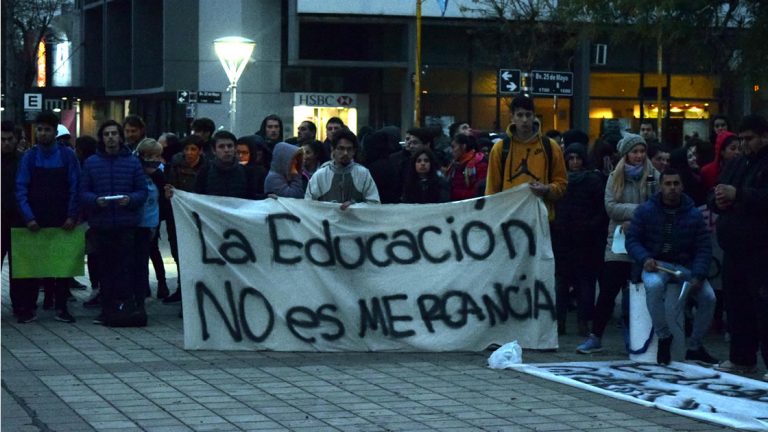 En San Francisco se marchó por la educación pública