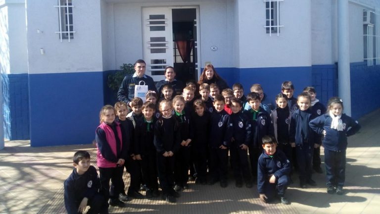 Porteña: niños visitaron la dependencia policial