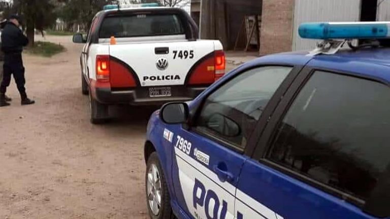 Llamaron a la policía por un caso de violencia familiar y terminaron agrediendo al personal