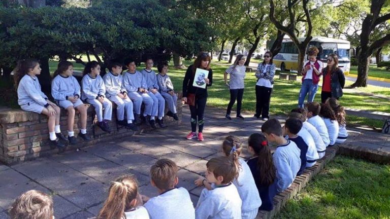 Niños de la Escuela Bilingüe recorrieron sitios históricos de la ciudad