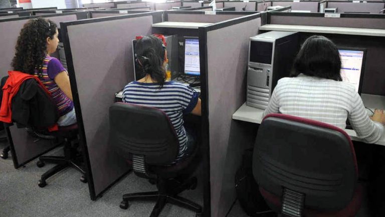 Entre varones y mujeres hay una brecha salarial del 28%