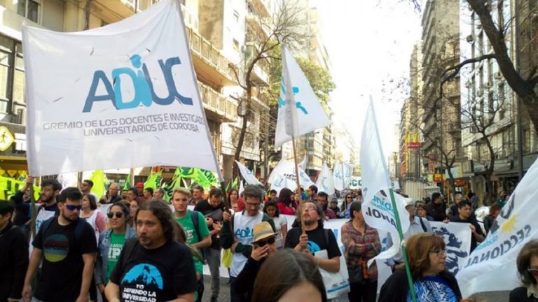Hubo acuerdo salarial entre el Gobierno y los docentes universitarios