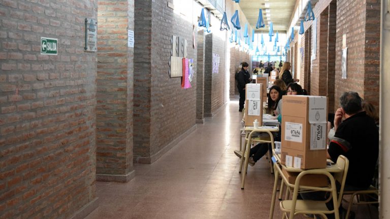 Elecciones 2021: Los partidos grandes preparan un ejército de 10 mil fiscales