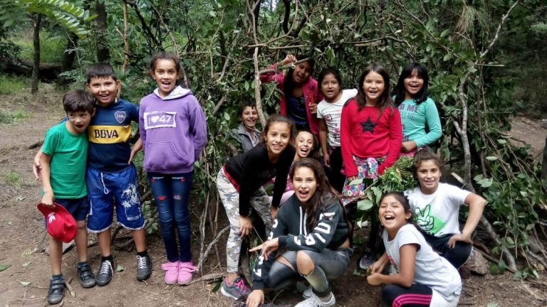 Niños de la ciudad disfrutan gratis de colonia de vacaciones