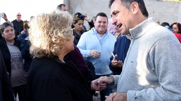 Mestre habilitó la red de cloacas más grande del país