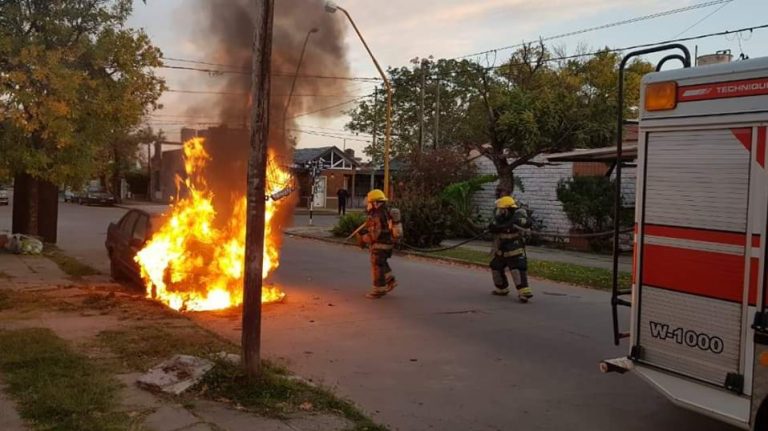 Incendio en automóvil