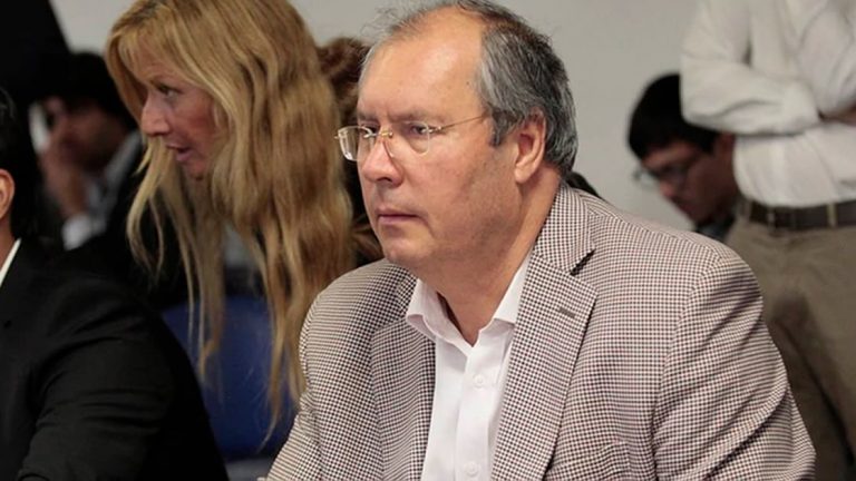 Balearon al diputado nacional Héctor Olivares en la esquina del Congreso y mataron a un hombre que lo acompañaba
