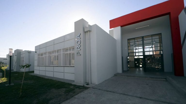 Elevan el salario inicial docente a $ 23 mil en todo el país