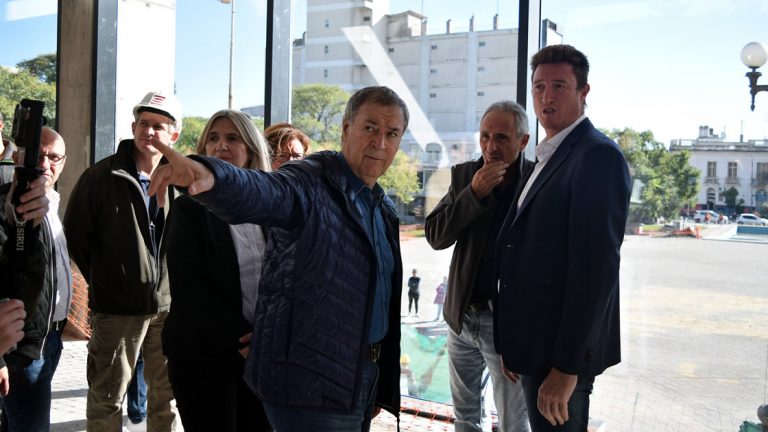Schiaretti recorrió la obra de la Tecnoteca