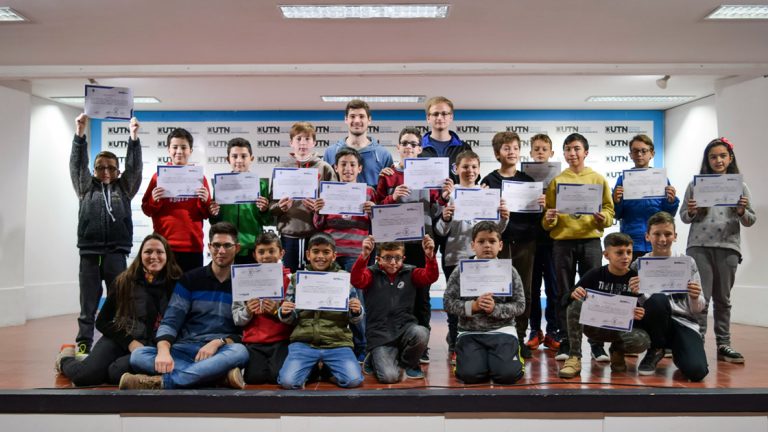 Finalizó con éxito el curso de robótica para niños