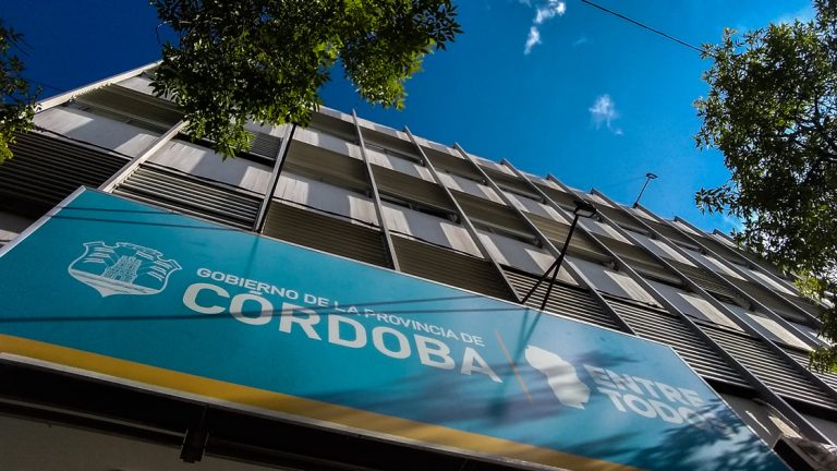Desde el jueves, la Casa de Córdoba retoma atención presencial en algunas áreas con turnos