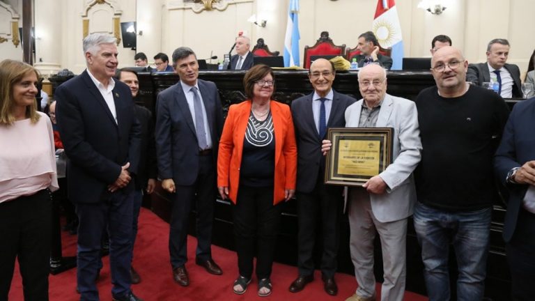 La Legislatura homenajeó a la orquesta Arias por sus 85 años