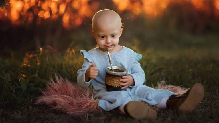 La pequeña Paloma ganó la batalla y ya no tienen signos del tumor