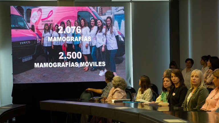 Cerró Córdoba Rosa, la campaña que sensibiliza sobre el cáncer de mama