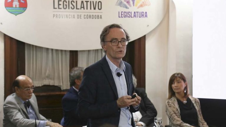 Giordano presentó un presupuesto que apunta a la simplificación tributaria