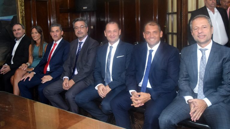 García Aresca junto a funcionarios municipales, ediles y tribunos de cuentas se capacitan sobre la Ley Micaela