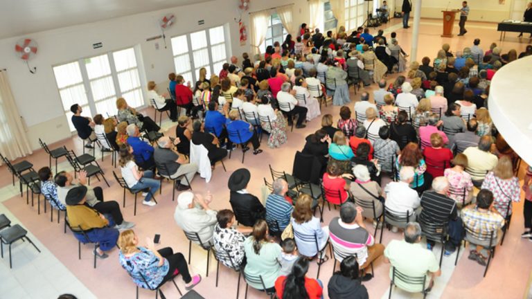 Entrega de Certificados ciclo 2019 de los Talleres y Cursos para Adultos Mayores