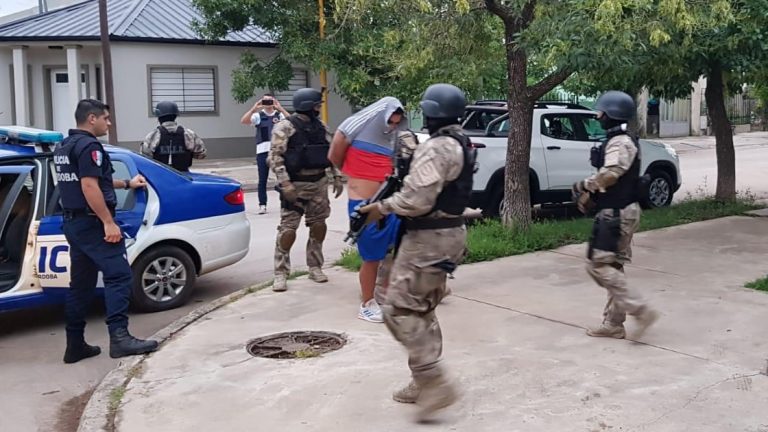 Detienen a joven por robo