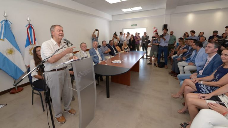 Schiaretti lanzó línea de crédito para llevar gas a las industrias