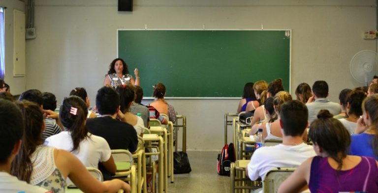 Coronavirus: el Gobierno suspendería por 14 días las clases en todos los niveles del país