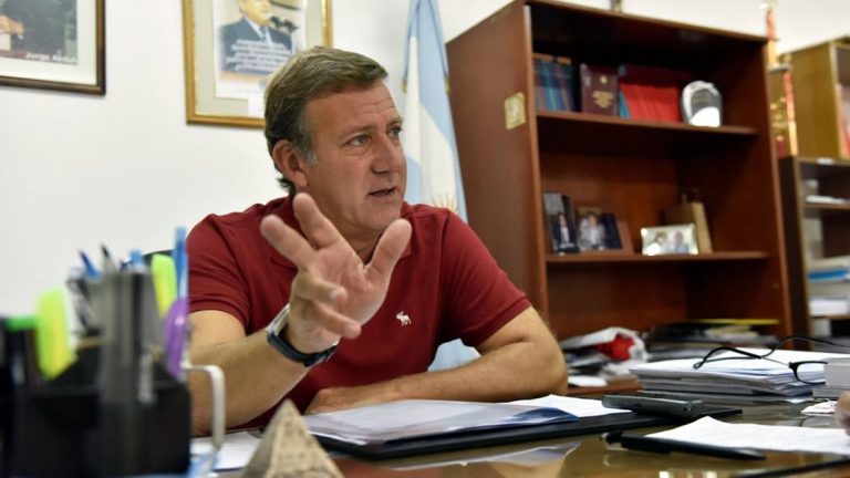Piden posponer impuestos y congelar la tarifa de la luz