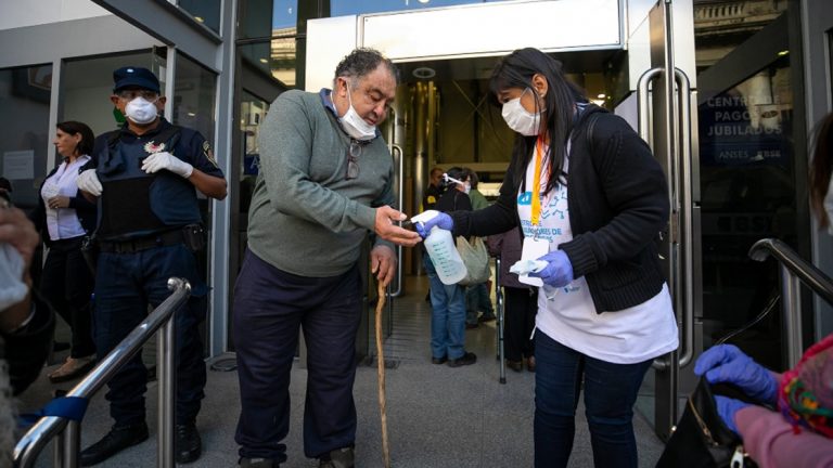 Coronavirus: 9 muertos y 173 casos hoy en todo el país