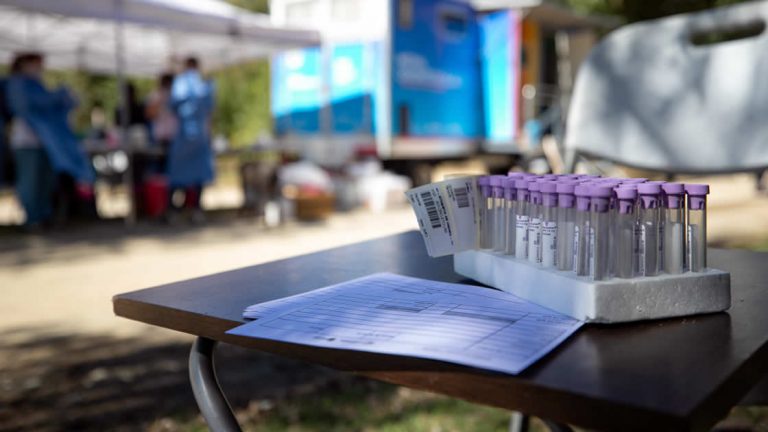 Con 24 nuevos casos, la ciudad superó los 5600 casos desde el comienzo de la pandemia
