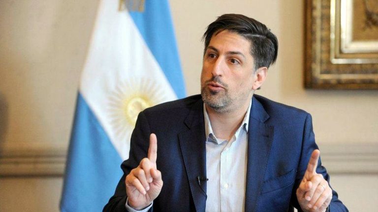 Educación y docentes universitarios acordaron una suba paritaria anual del 47%
