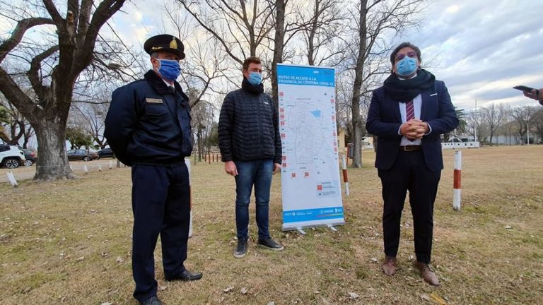 Mosquera visitó los controles de acceso a la provincia