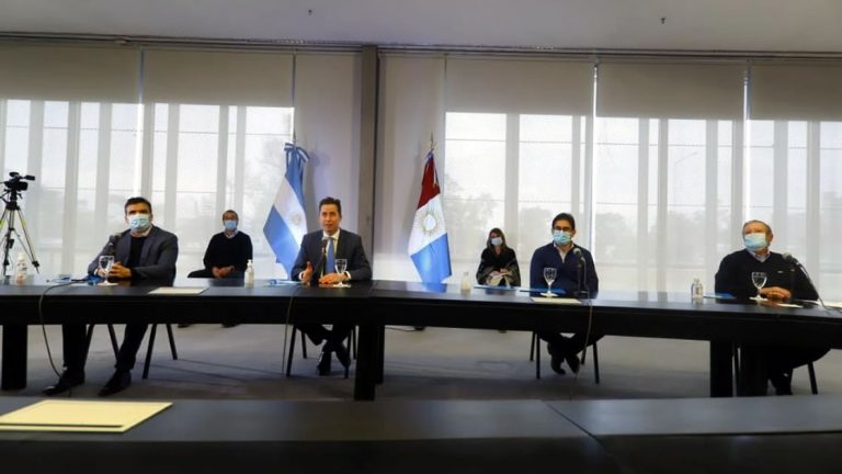 Calvo pidió a los gobiernos locales redoblar los esfuerzos contra el coronavirus