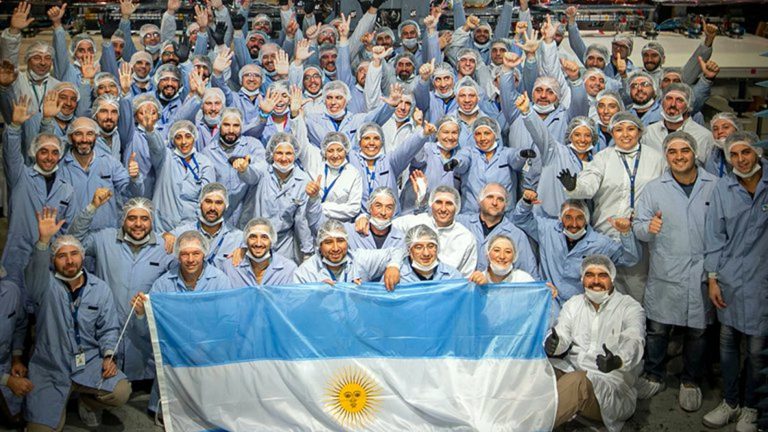 Científicos argentinos preparan en EEUU el lanzamiento del satélite SAOCOM 1B con un cohete de SpaceX