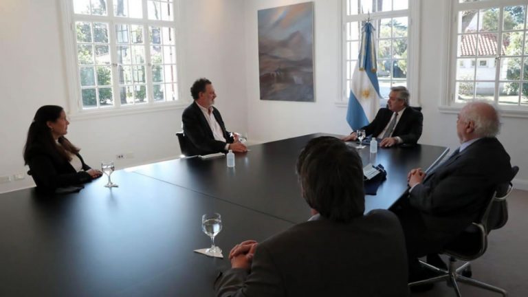 Coronavirus: El Presidente se reunió con científicos que realizan la investigación del suero equino hiperinmune