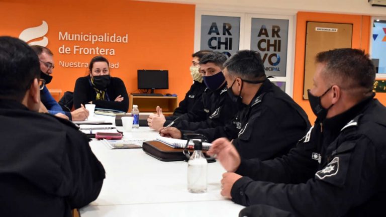 Frontera: La intendente Civalero se reunió con jefes policiales