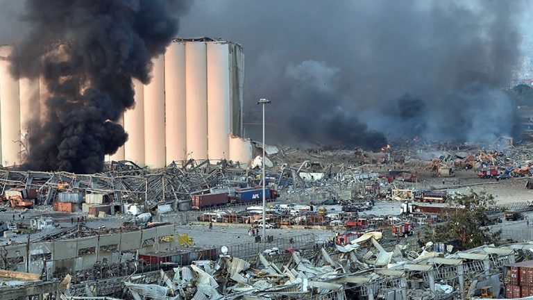 Una fuerte explosión sacudió Beirut