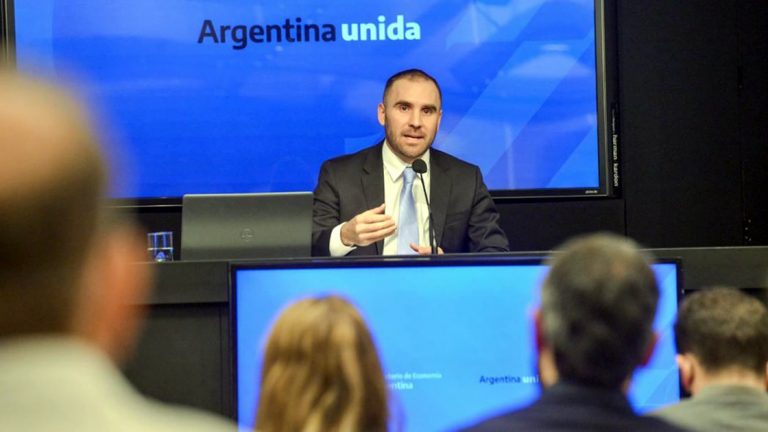 Presupuesto 2022: inflación del 33%, déficit fiscal del 3,3%, crecimiento económico del 4% y dólar en 131,10 pesos