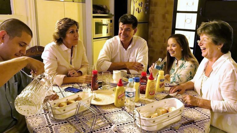 Tras los anuncios, ¿cuántas personas pueden reunirse en una vivienda?