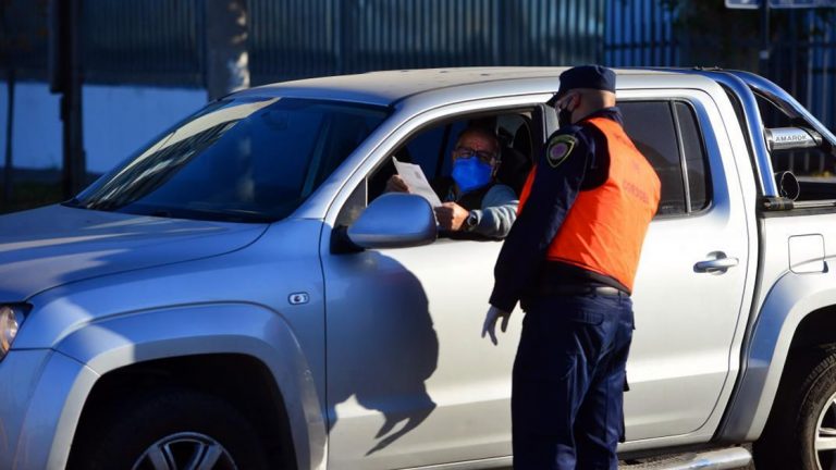 Intentaron coimear a efectivos policiales tras no poder justificar la circulación