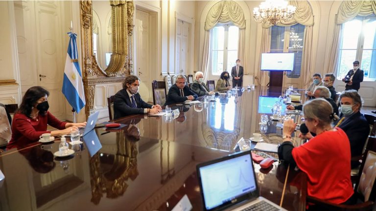 Alberto Fernández se reunió con infectólogos en la Casa Rosada