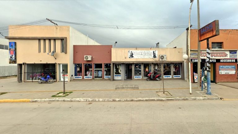 Frontera: Rompen la puerta de un comercio y se llevan ropa