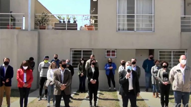 Gill: “Seguimos trabajando para entregar las viviendas que aún esperan transformarse en un techo digno para las familias”