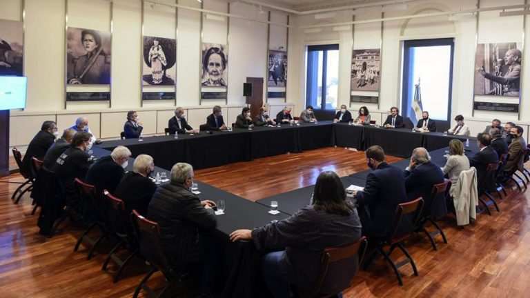 Llega la misión del FMI: el Gobierno busca un punto de apoyo