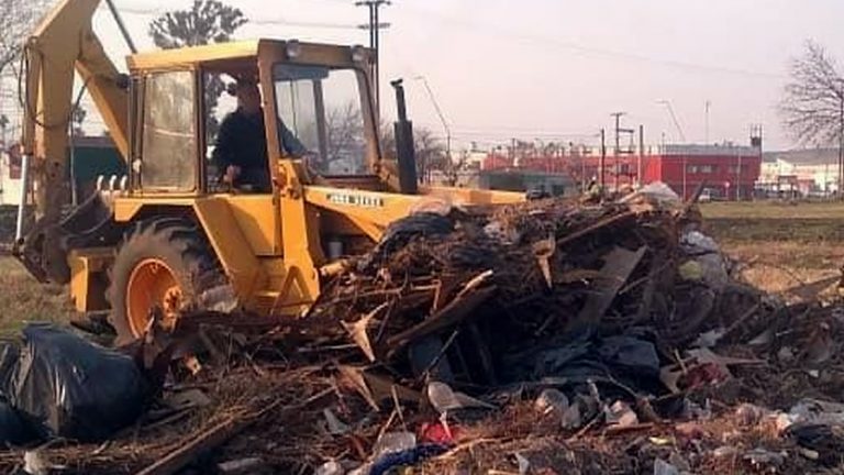 El municipio limpia más de 300 minibasurales al mes