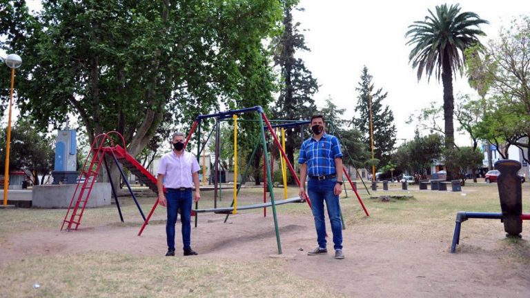 El municipio interviene plazas y espacios comunes