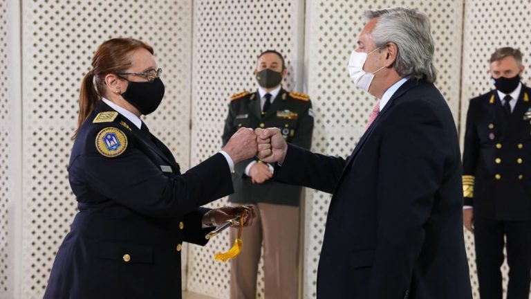Entregaron reconocimientos a oficiales superiores de las fuerzas de seguridad que fueron ascendidos