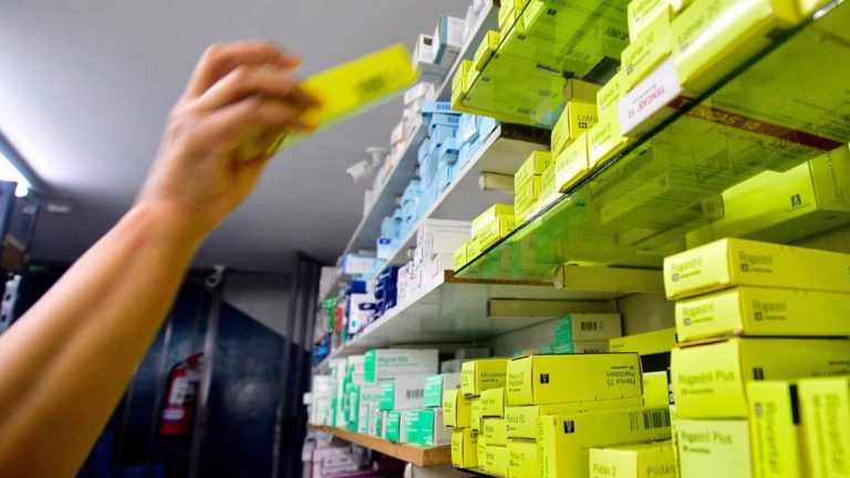 Advierten subas de hasta el 1000% en remedios para tratar síntomas del coronavirus